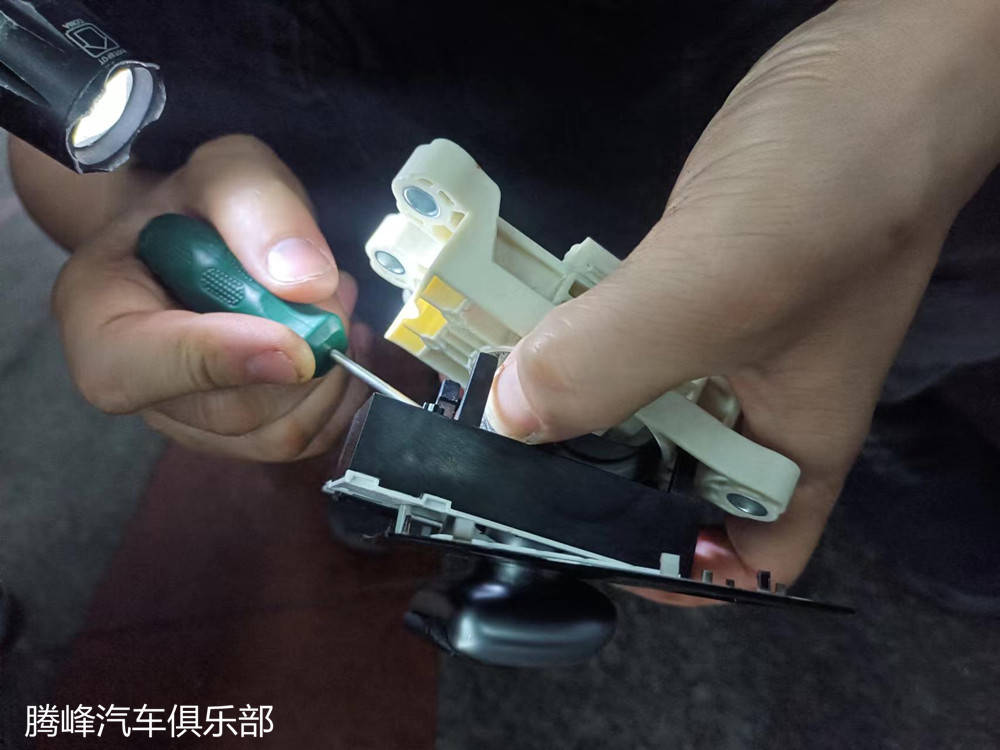 超跑维修：奔驰 AMG GT S跑车挂挡故障维修